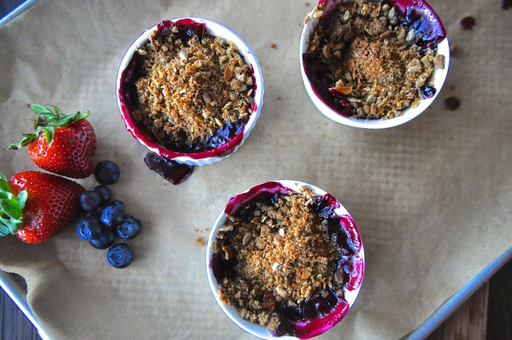 Graham Cracker Berry Crumble