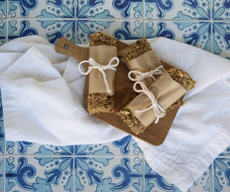 Chewy Apricot Breakfast Bars